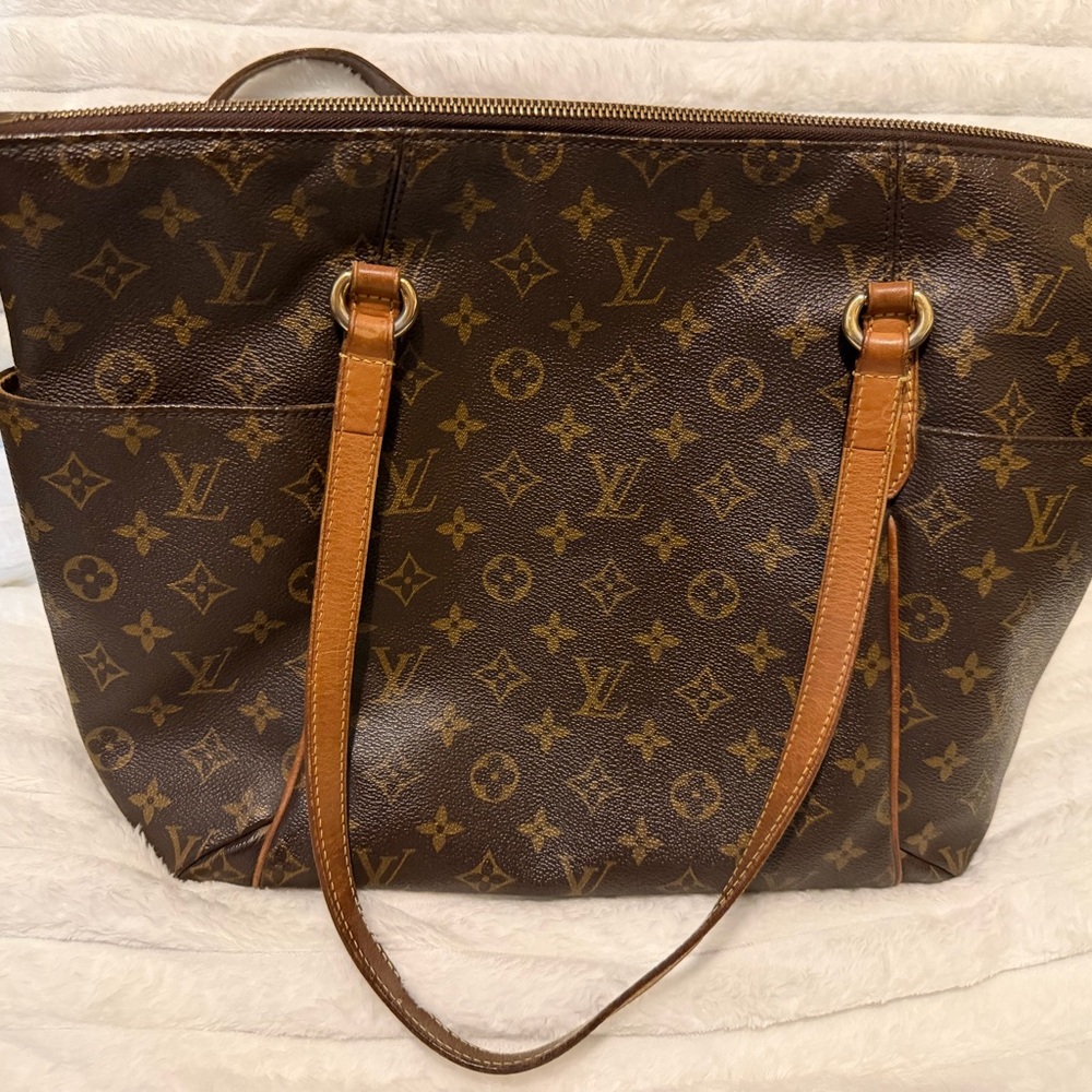 Louis Vuitton 2012 Monogram Totally MM Tote